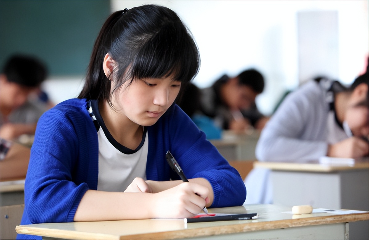 适合女孩子就业前景好的专业,女孩十大就业前景最好专业及学校