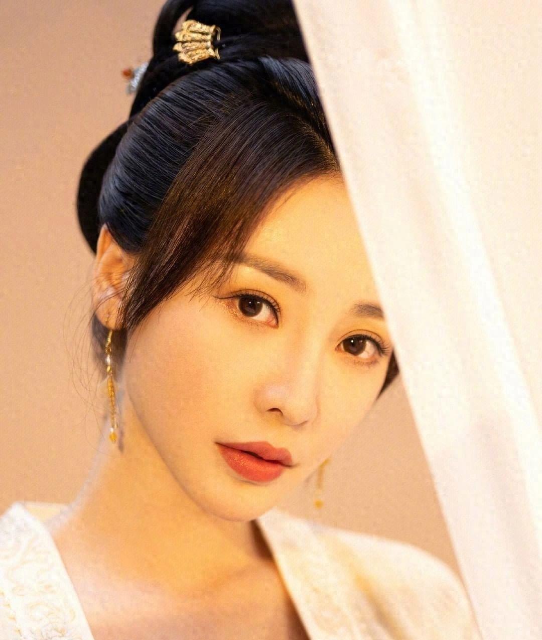 娱乐圈吃喝嫖赌算什么,明星吃喝嫖赌