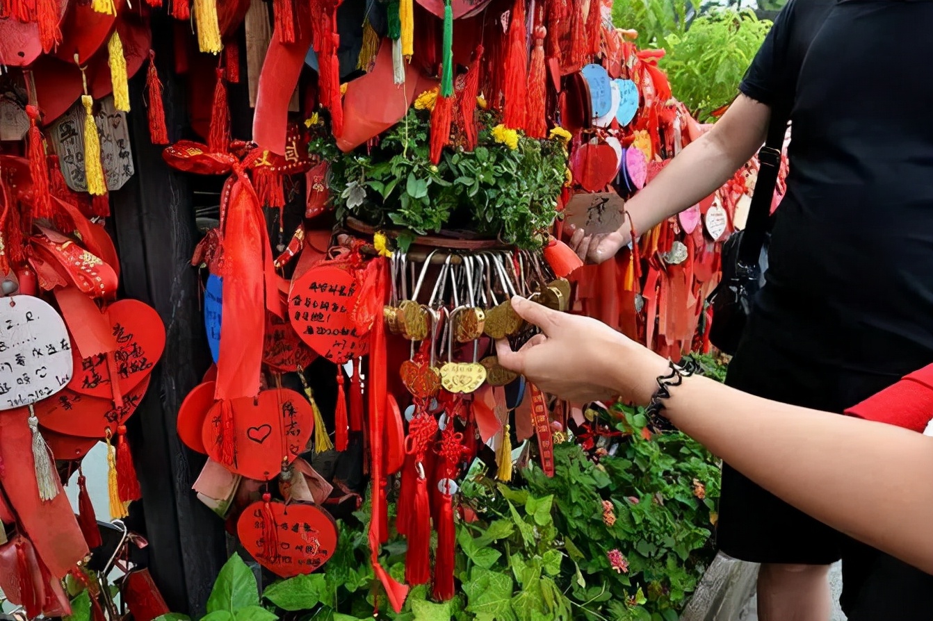 同心锁锁住了自己,同心锁长相守