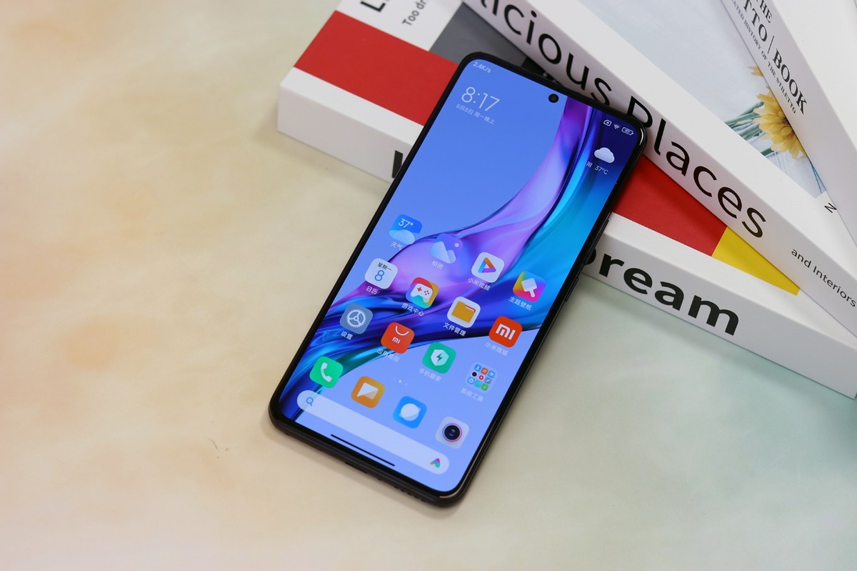 2021年小米手机推荐性价比高千元,2022年小米旗舰高端手机推荐一下