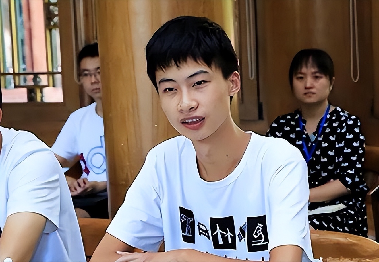 十位大神级的高考状元一览表,最牛状元高考749分现状如何