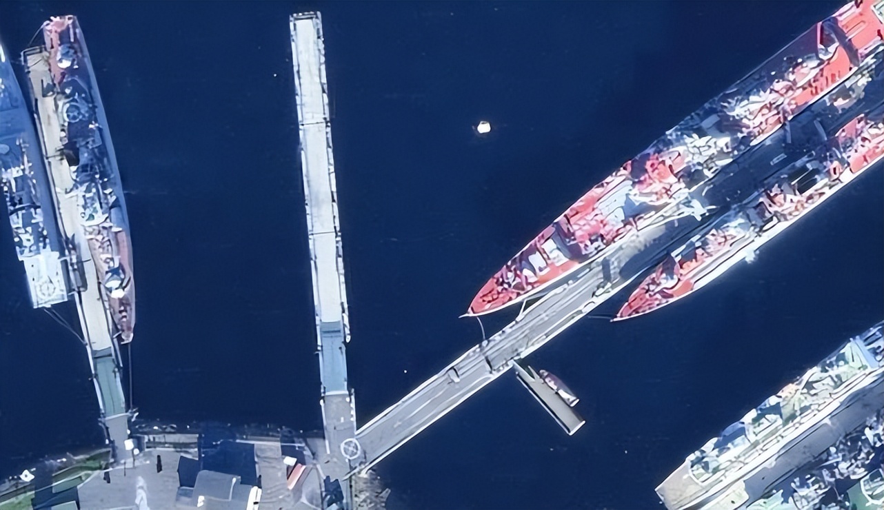 难怪不怕俄方断供！美国强盗本性暴露，正从伊朗、叙利亚低调偷油