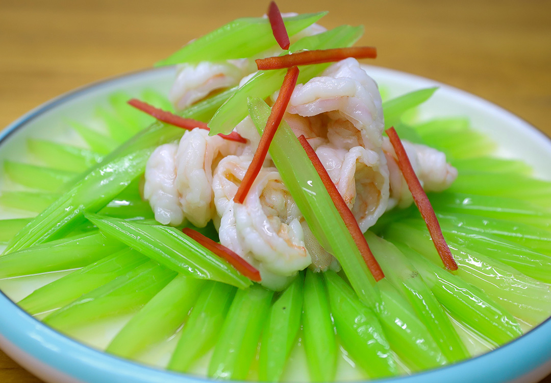 中老年人补钙吃这十种食物最有效,中老年人喝牛奶还是奶粉补钙好