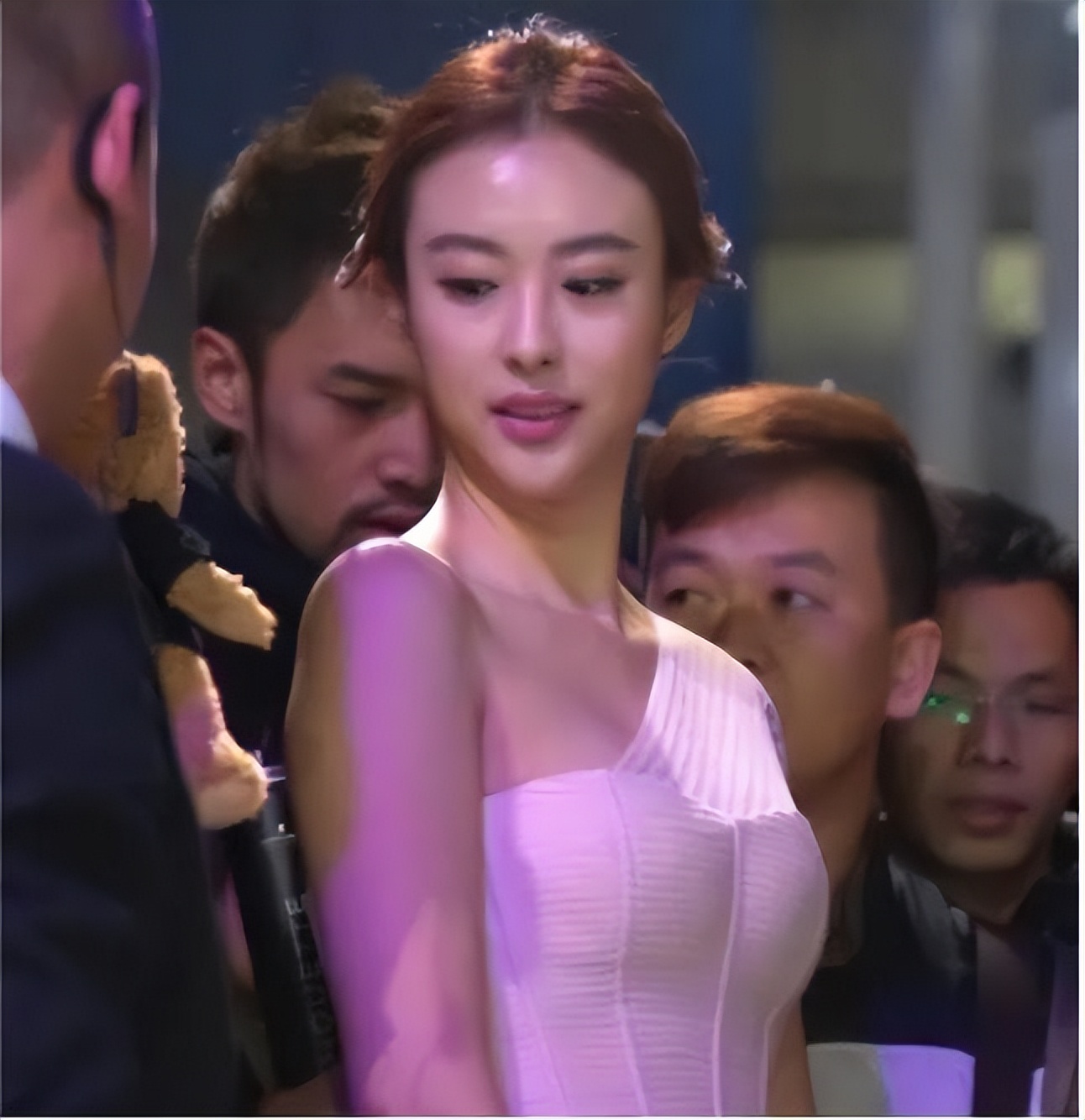 被前任一渣再渣，私密照两次外泄，车模*兽兽**看男人的眼光太差了