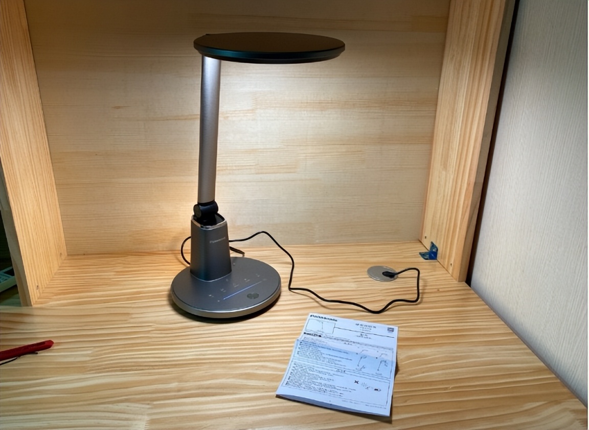 学生用的护眼台灯大品牌都有什么,学生护眼台灯哪款好