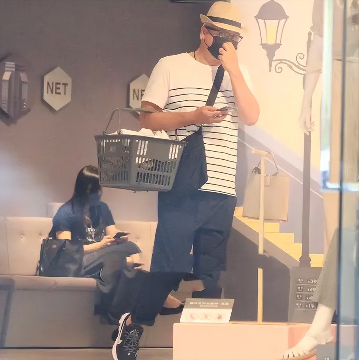 张庭林瑞阳带儿女去做公益视频,张庭林瑞阳夫妇最新消息官方