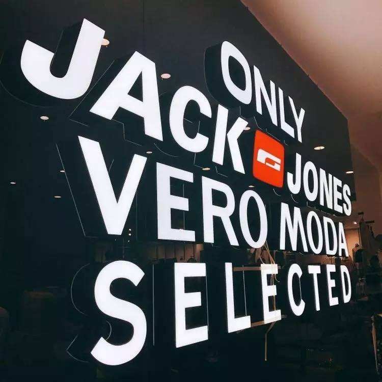 又一服装巨头倒下曾门店遍布全国,服装巨头倒闭了吗