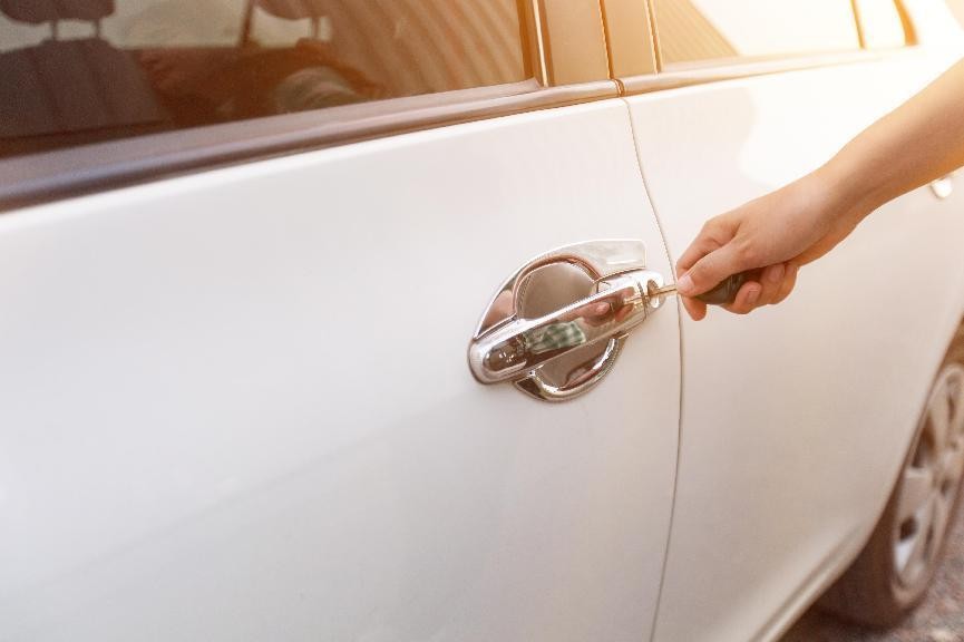 汽车钥匙全丢了怎样无损配钥匙,汽车钥匙编号丢了怎么办