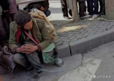 湖南60岁老人下葬三年后回家,湖南死亡老人送葬