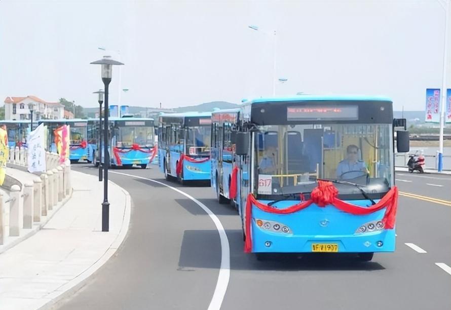 公交司机享受节假日三倍工资吗,德州公交司机工资一个月多少钱