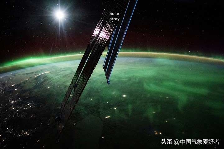 卫星警觉！加拿大夜空灰白“云层”飘荡，和俄亥俄毒气泄露有关吗