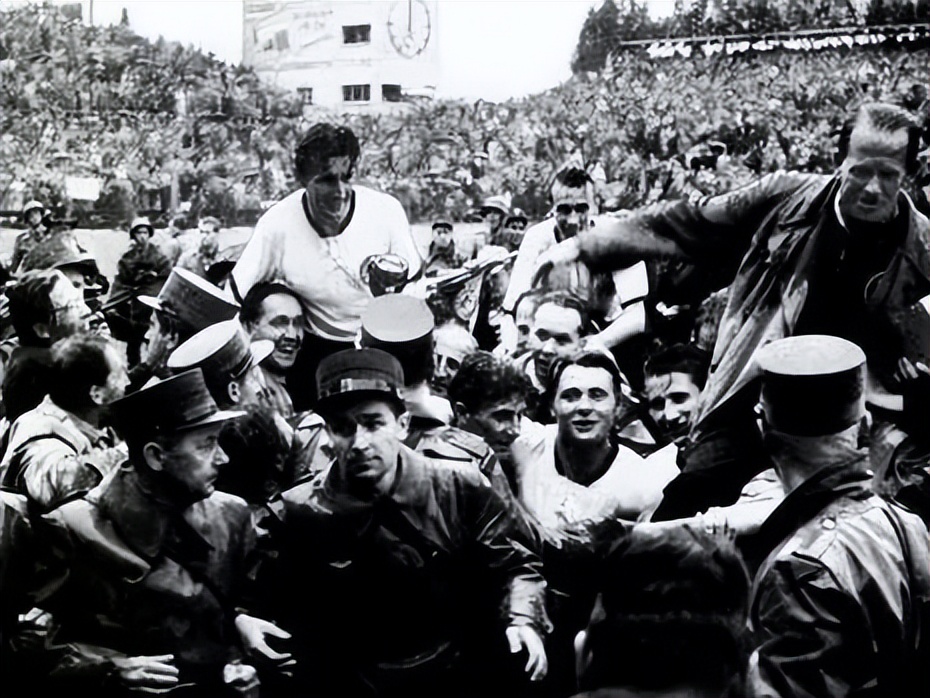 世界杯足球演变史,足球世界杯的由来50字