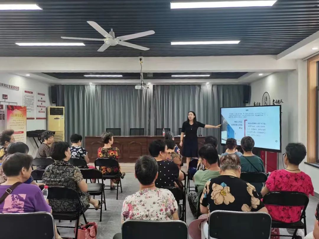 如何做一个走路带风的女人,怎么才能成为女律师