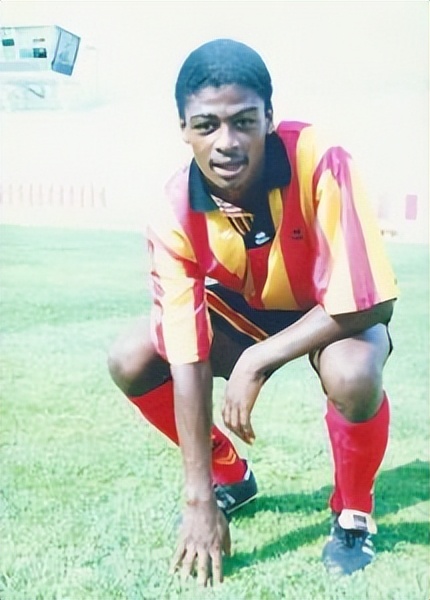 他曾在世界杯绝杀沙特，现在立志做英超第一位来自非洲的主教练