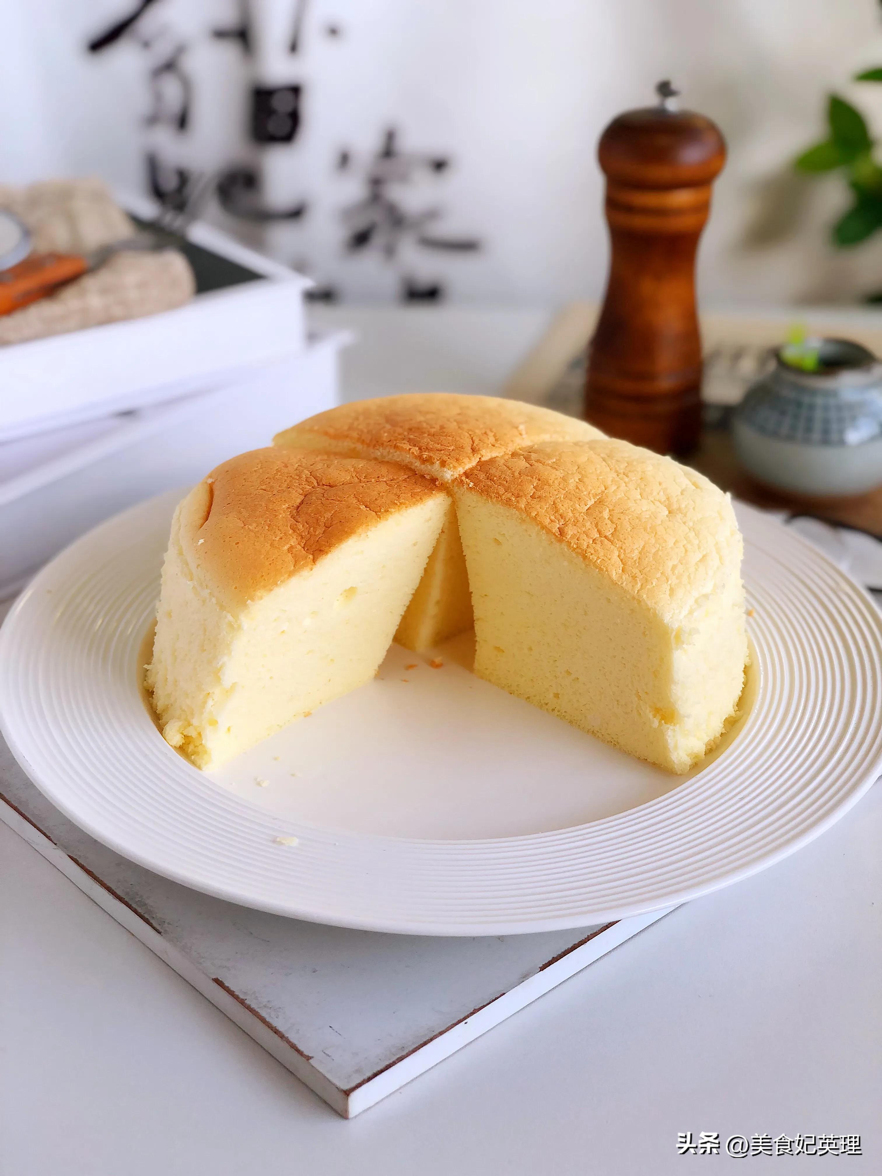 轻乳酪蛋糕的做法不开裂不塌腰,轻乳酪蛋糕口感细腻绵密做法简单