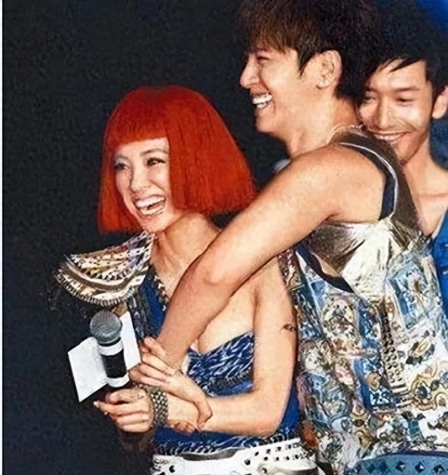 母子恋、咸猪手，看完罗志祥这些黑料，三观直接离家出走！