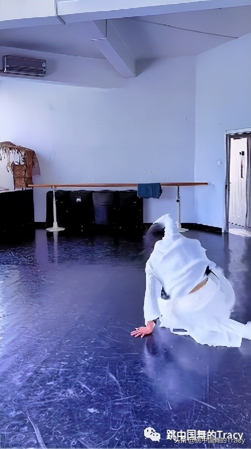 一个元素编舞,一个元素三个动作