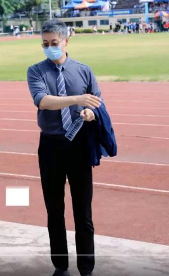 新的一年好好活下去,其实最简单的幸福就是好好挣钱