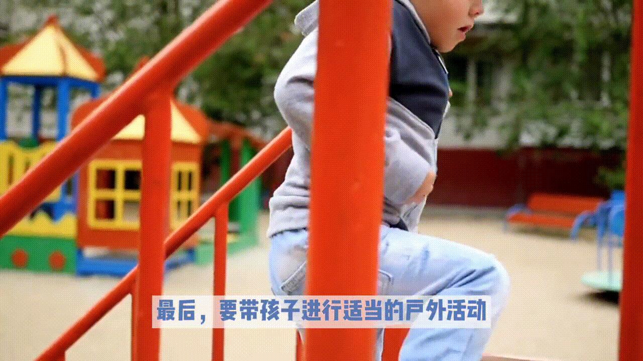 人类幼崽被吓到的瞬间反应,为什么人类幼崽会啼哭两年之久