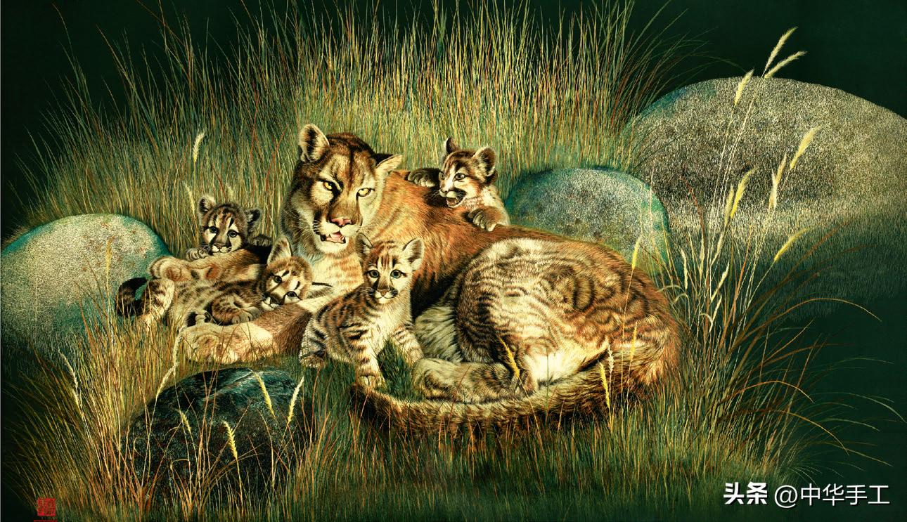 如同真毛一样的湘绣，让猛狮一展温柔与灵动