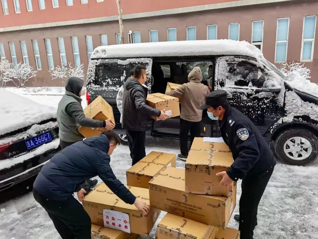 直面疫情勇担当一腔热血守国门,直面战疫以平凡担当践行初心使命