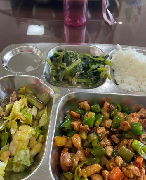 水房金主“百花蛇”，曾被老大执行家法，飞黄腾达后成社团大金主