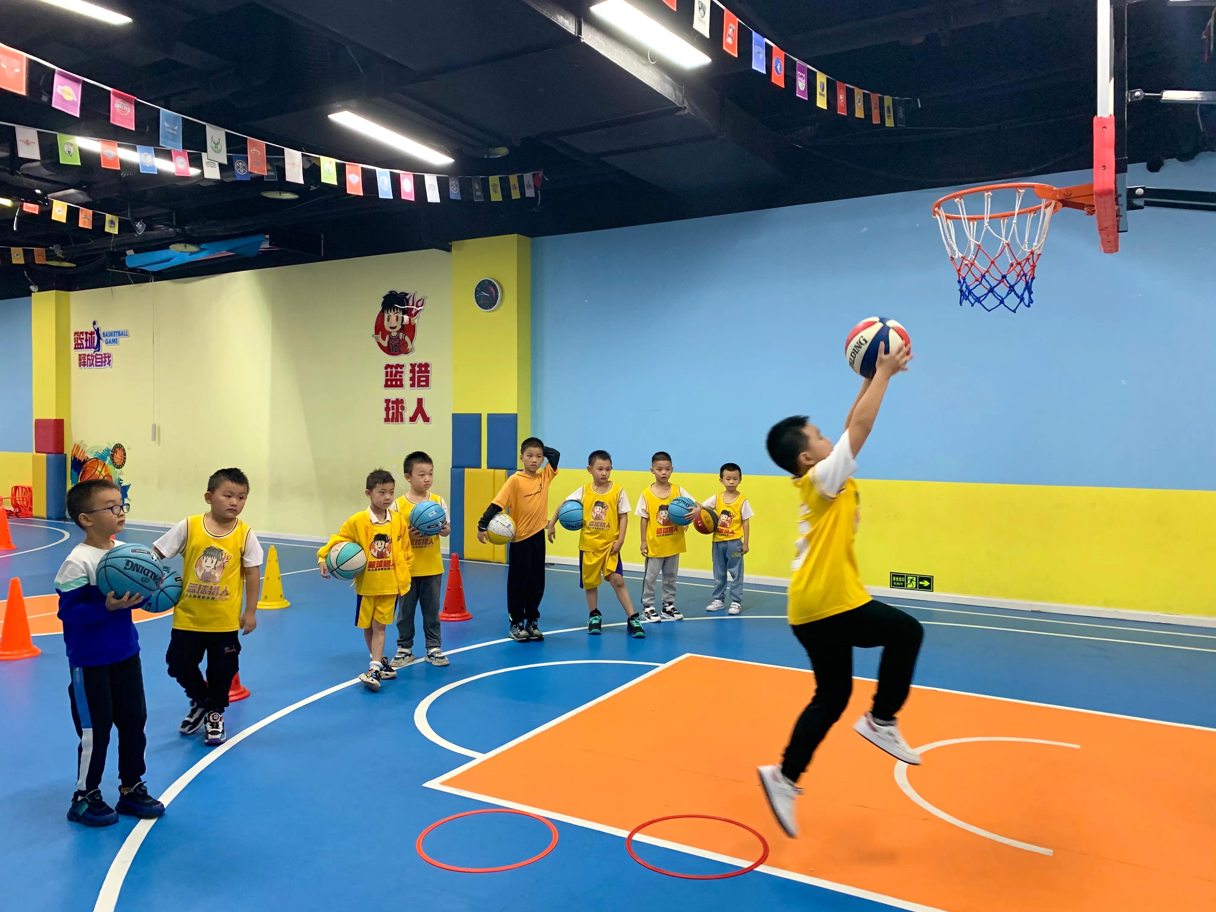 篮球场的所有战术,篮球场上各种绝技