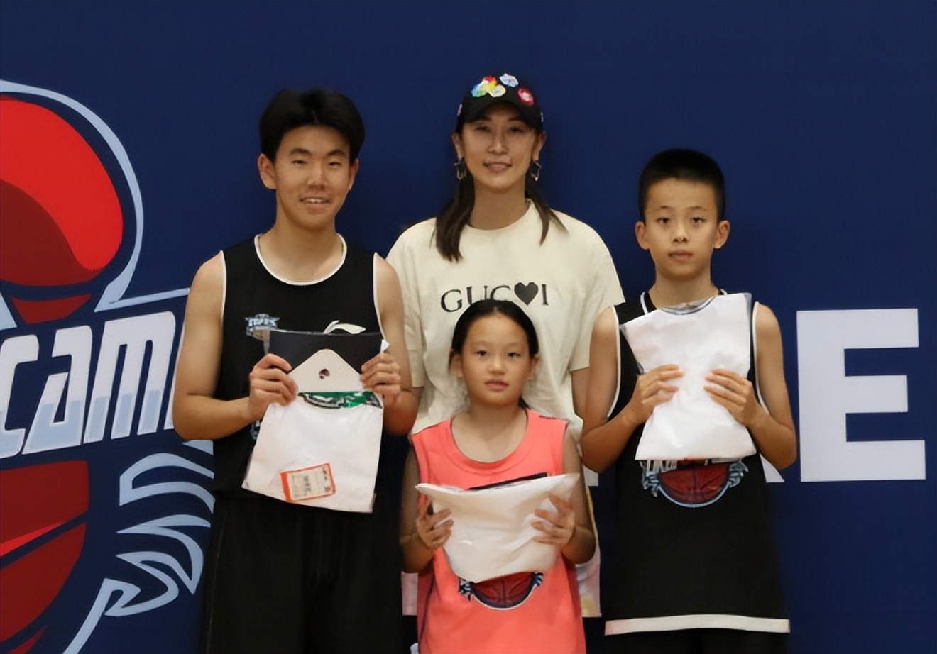 女篮颜值天花板李梦,女篮王思雨成长之路