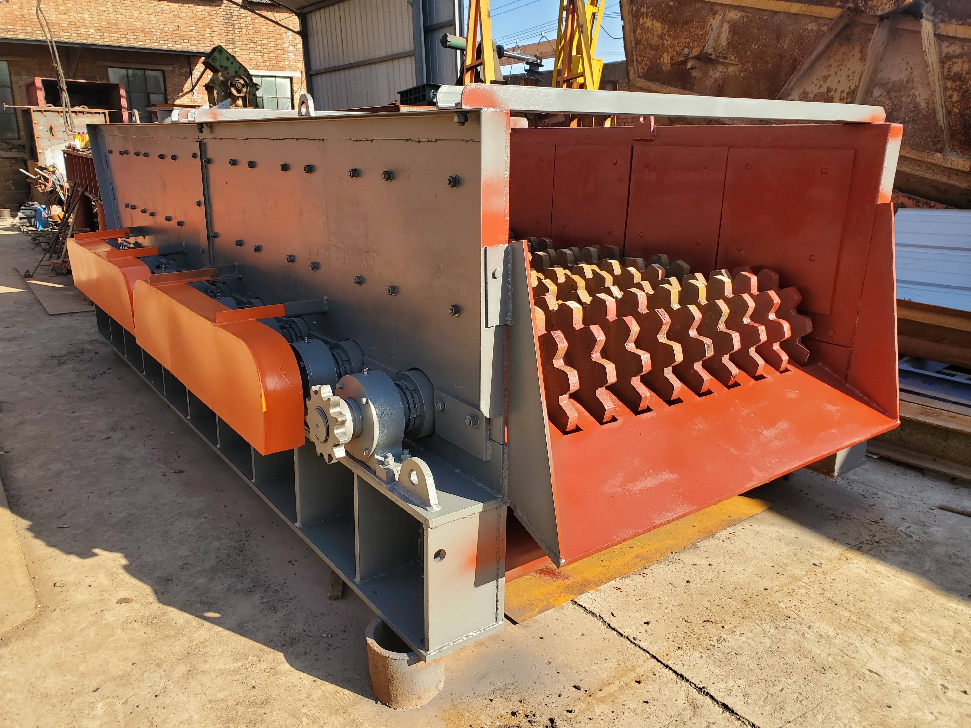 小型二手泥石筛分机价格,回收二手移动泥石筛分机