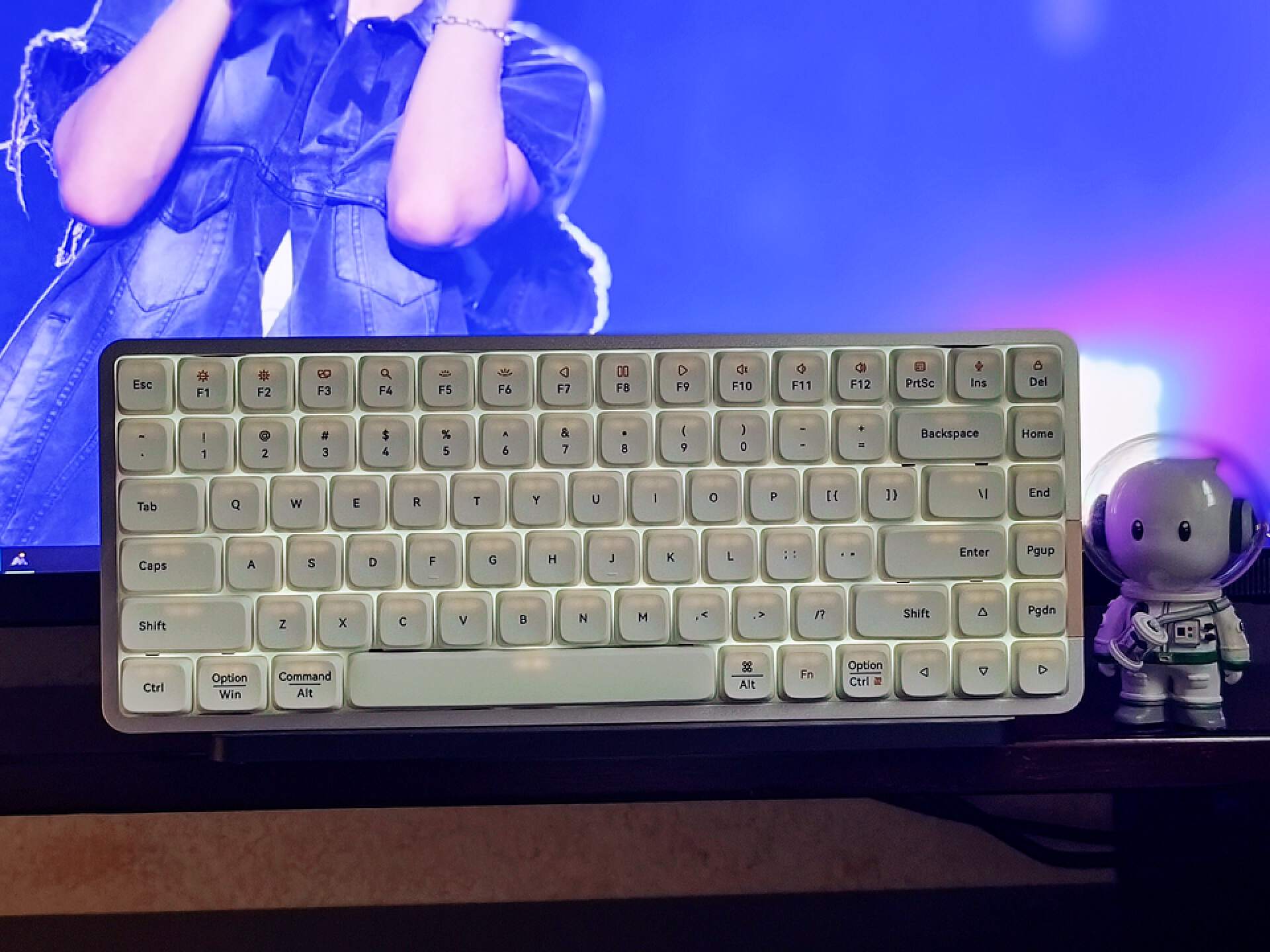 洛斐小顺键盘如何切换设备,洛斐小顺键盘可以自己换轴体吗