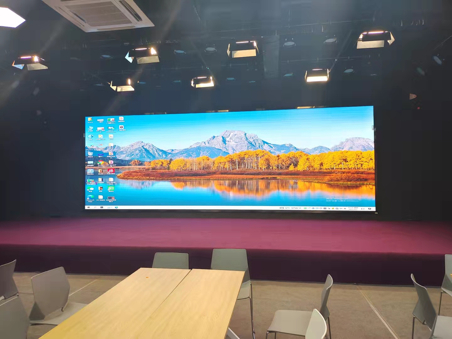 led显示屏老化注意事项,影响led显示屏的寿命