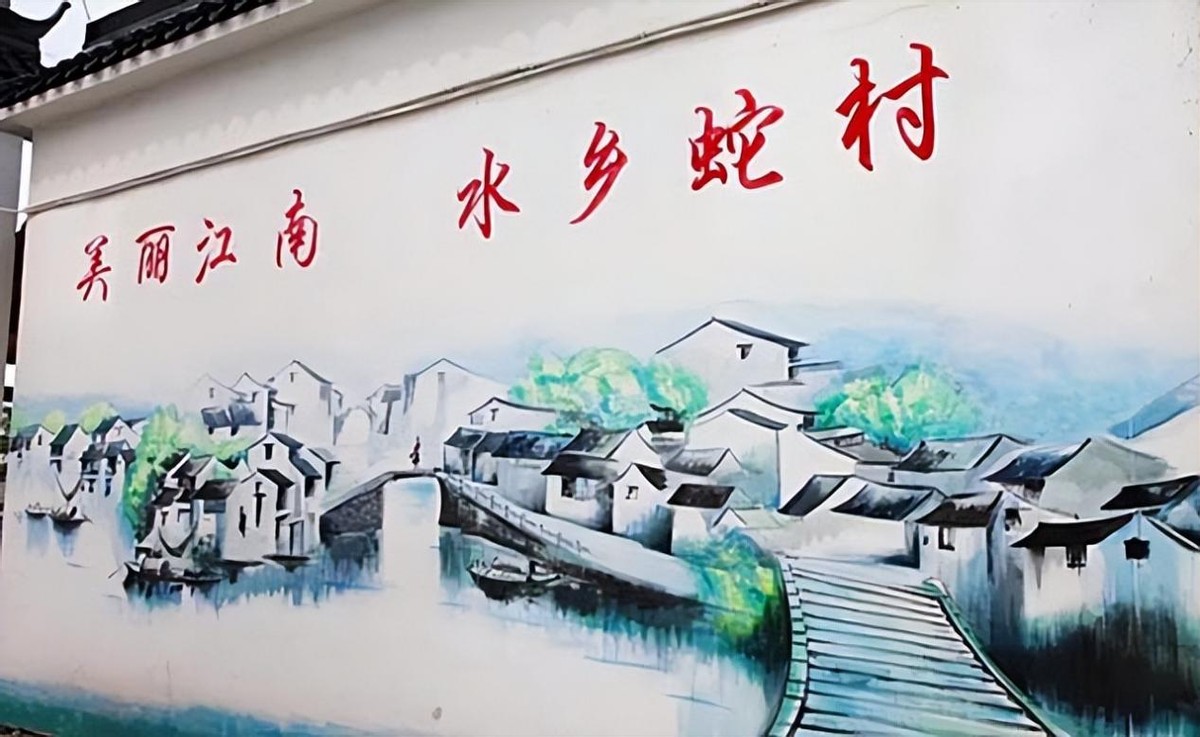 与蛇同吃同住？“中国第一蛇村”养300万条蛇，蛇王靠它收入千万