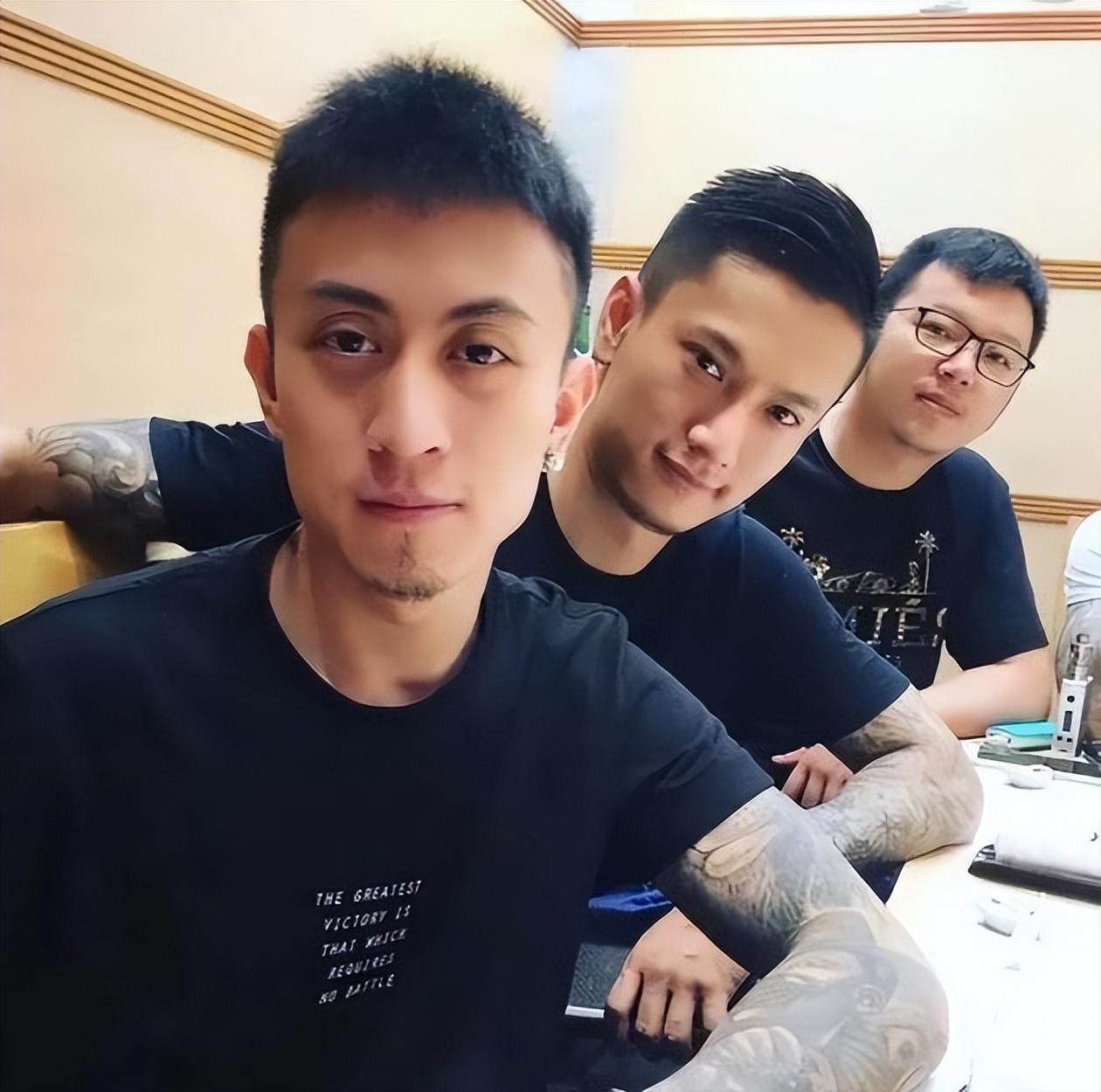 秦奋游戏里充1亿是真是假,撞毁3000万豪车