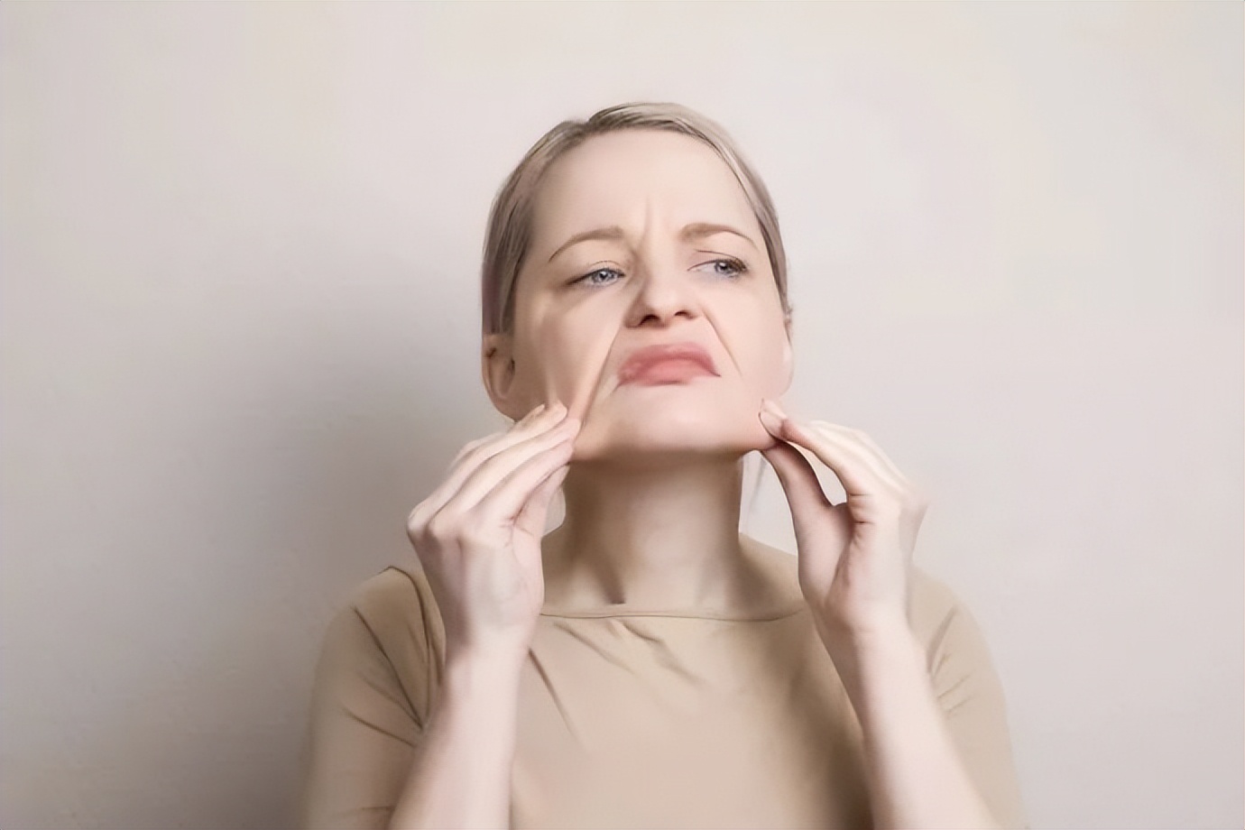 回家过年给母亲带什么护肤品,过年带回家的护肤品怎么携带