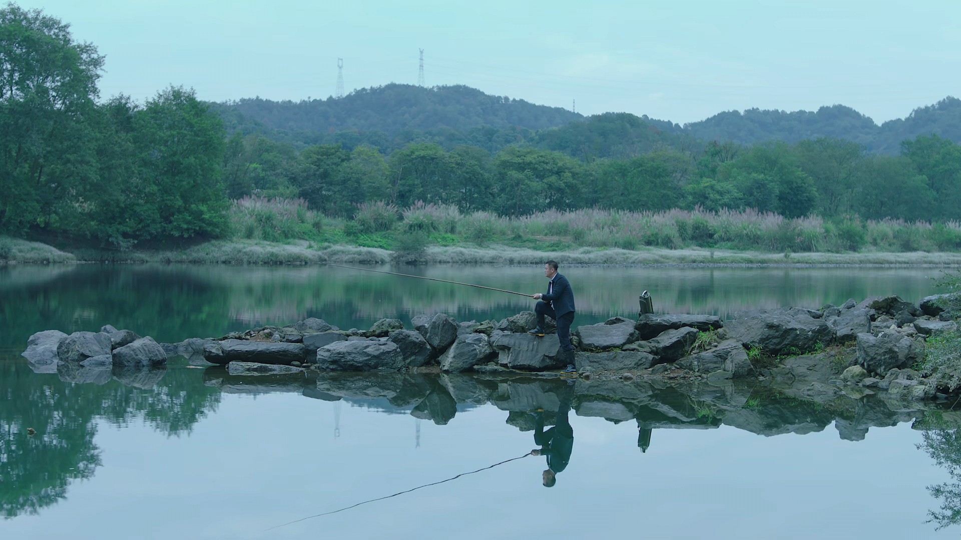 才播2集，口碑爆了，剧情高能，老戏骨惊艳，高鑫新剧凭什么？