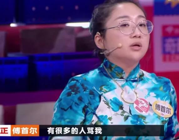 她就发了一张自拍，这也能高潮？