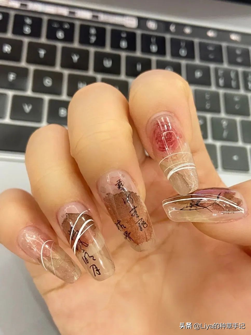 超显白超好看的美甲图片,虎年美甲2022新年美甲显白长款
