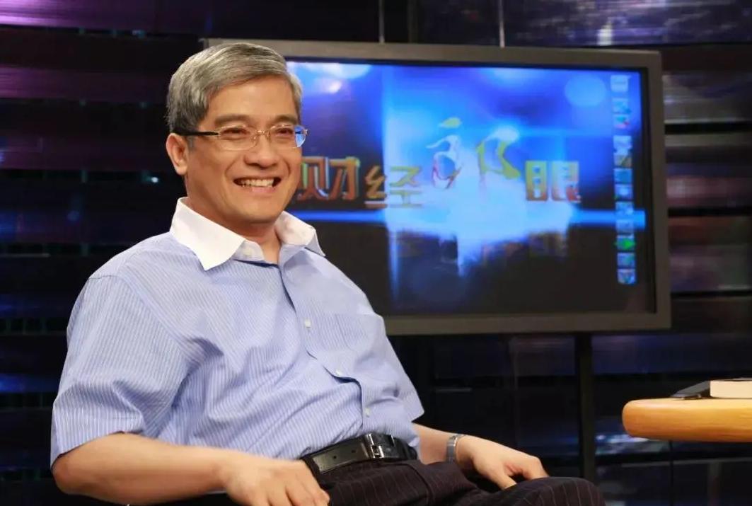 从良心经济学家到*子骗**专家，*咸平郎**如何跌落神坛？