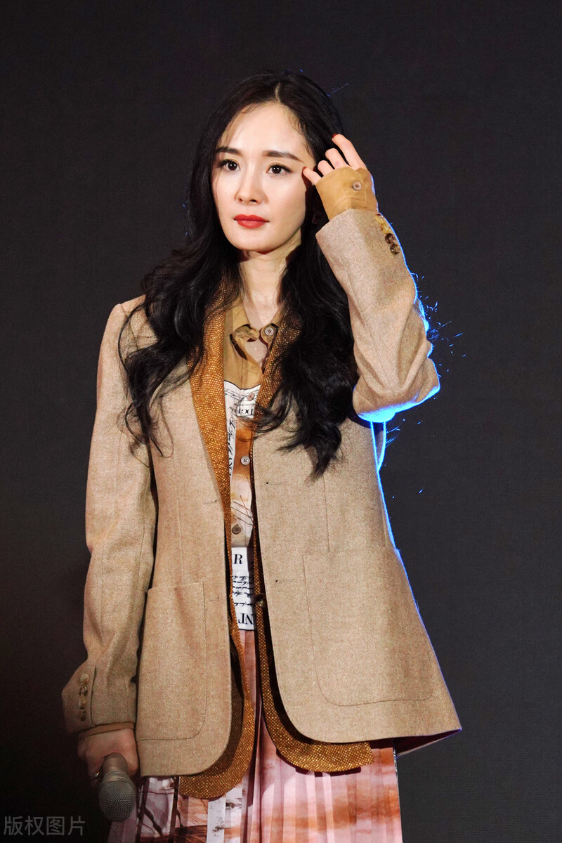 杨幂私下究竟可以有多拼,杨幂人品怎样