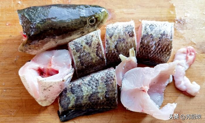 东北正宗鳕鱼炖豆腐,冬天哪种鱼炖豆腐比较好