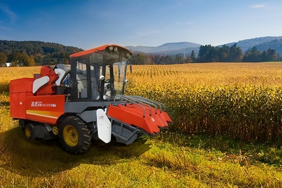 玉米脱粒机补贴山东,现在玉米收获机多少钱一台