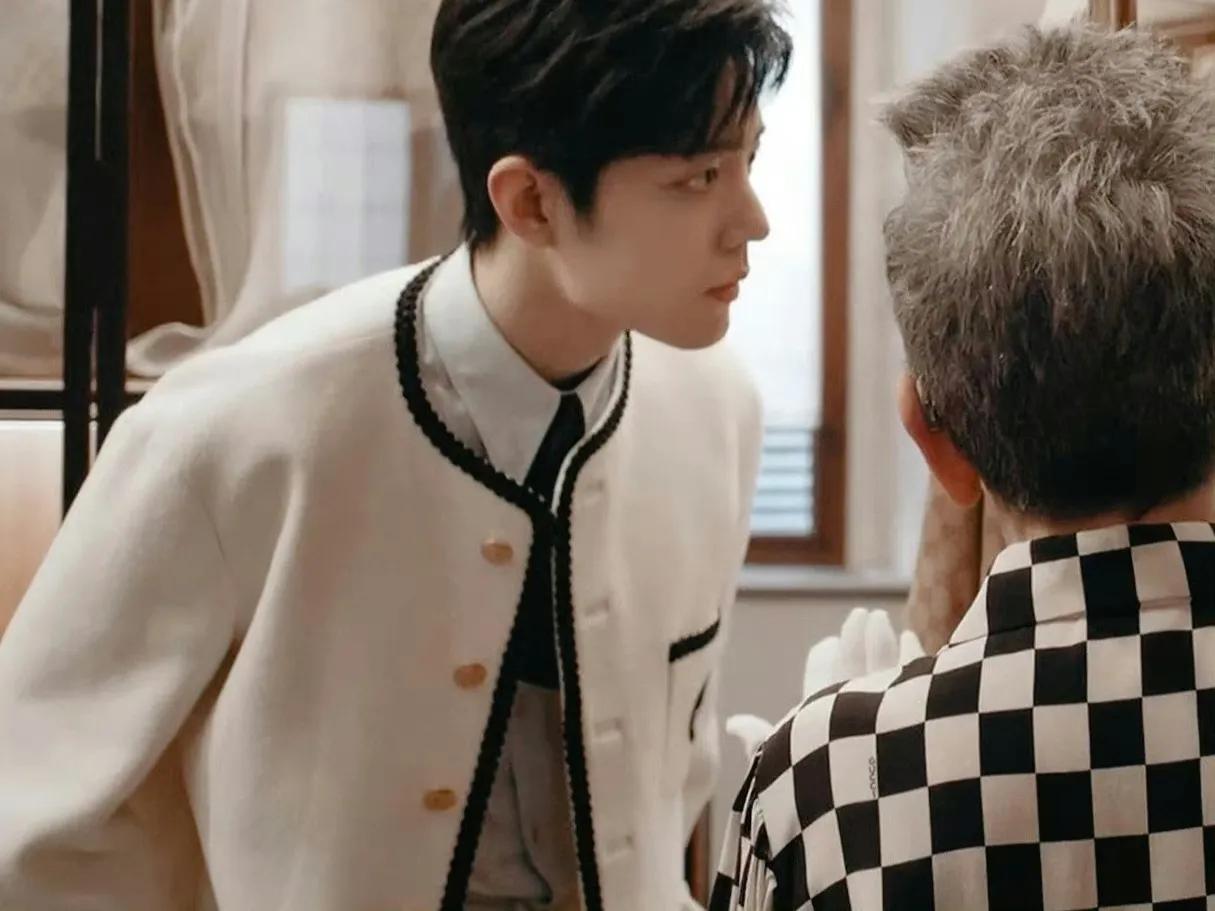 gucci活动肖战服饰,米兰时装周gucci手写邀请函肖战