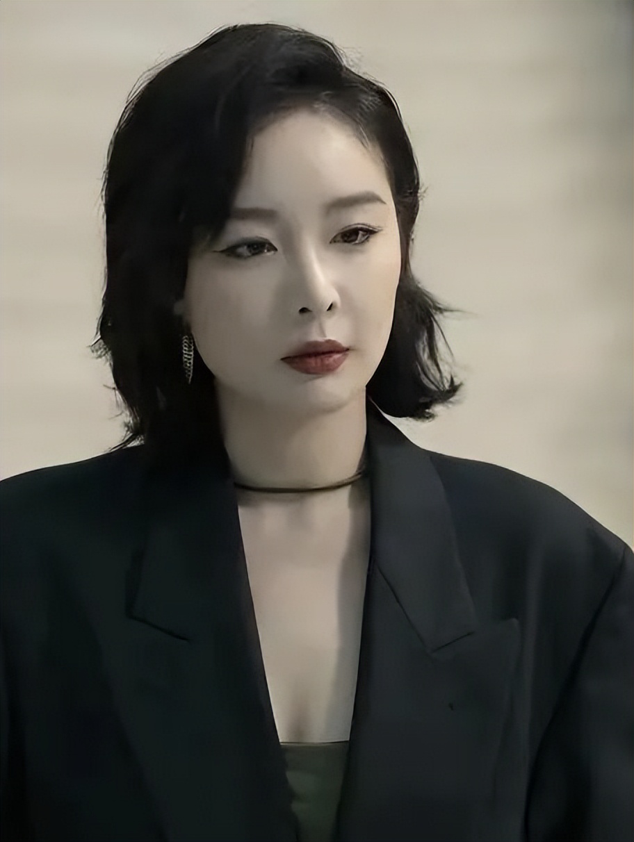 “狂飙”大嫂好会背包，看着好眼馋啊！