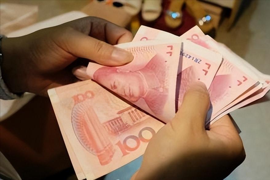 美女养毒蛇竟然成功了年赚千万,江西一男子养毒蛇