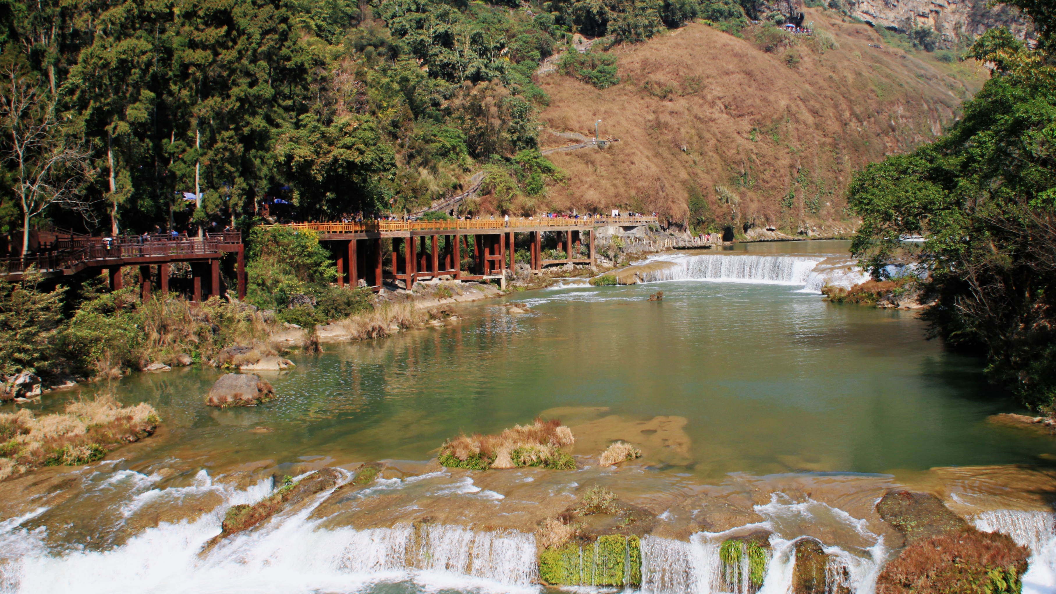 多彩贵州黄果树苗寨,多彩贵州黄果树风景区