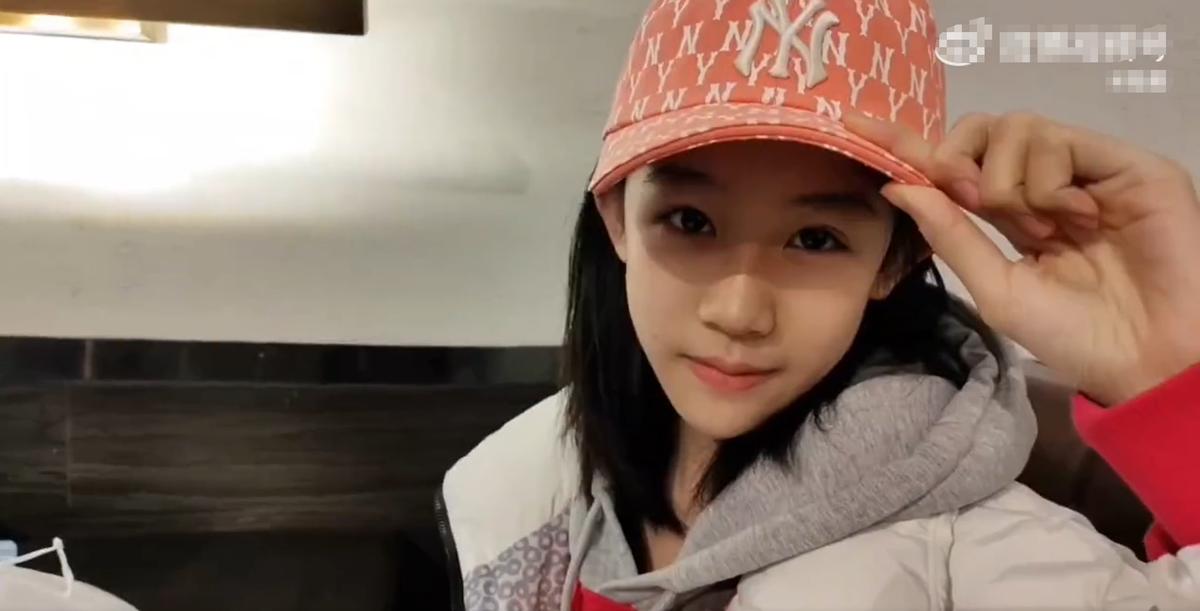 陆毅带孩子国外家庭吃饭,陆毅带小孩