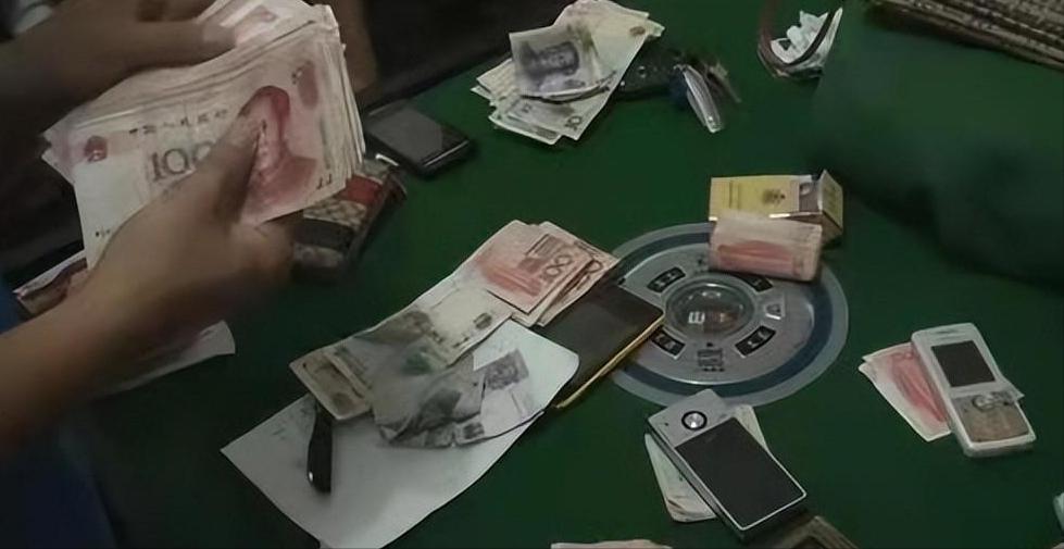 小伙发现暴富秘籍一年狂赚80亿,小伙发现彩票一年80亿