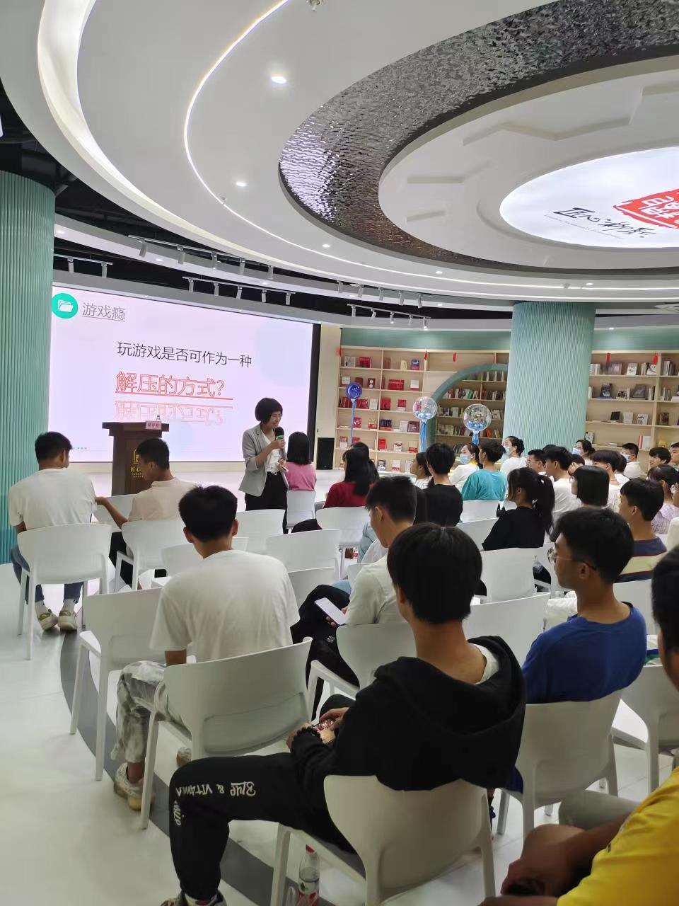 广西脑科医院积极做了这件事,帮助大学生走出心灵的孤岛