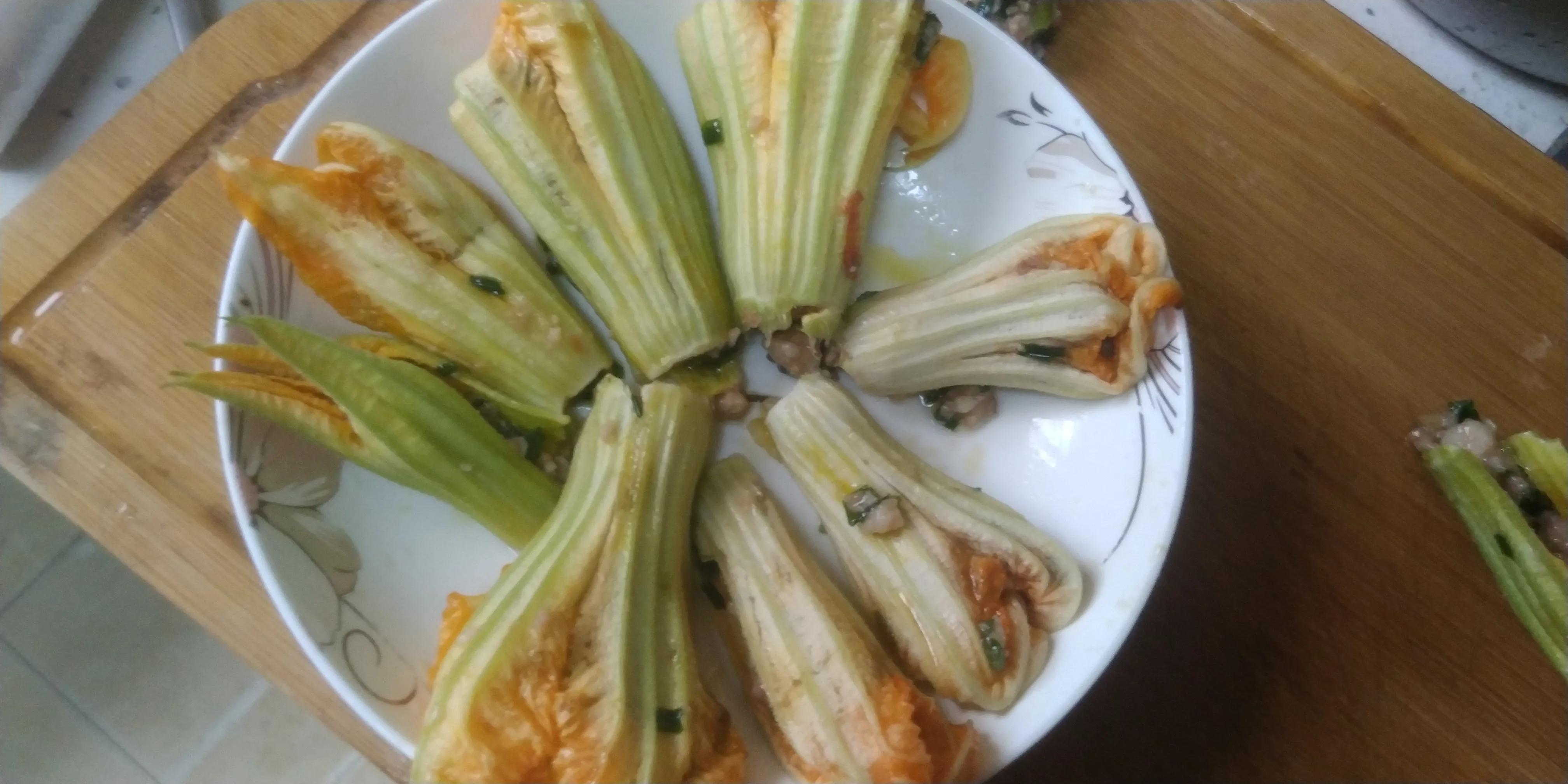 超级美味的南瓜花,南瓜藤是这个季节最好吃的蔬菜