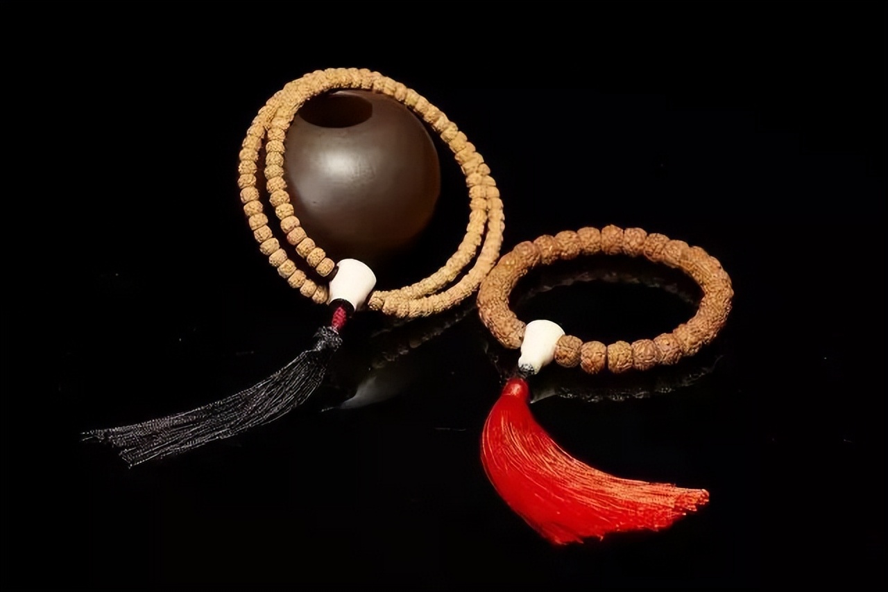 藏式小金刚包浆玉化图,藏式小金刚单圈包浆